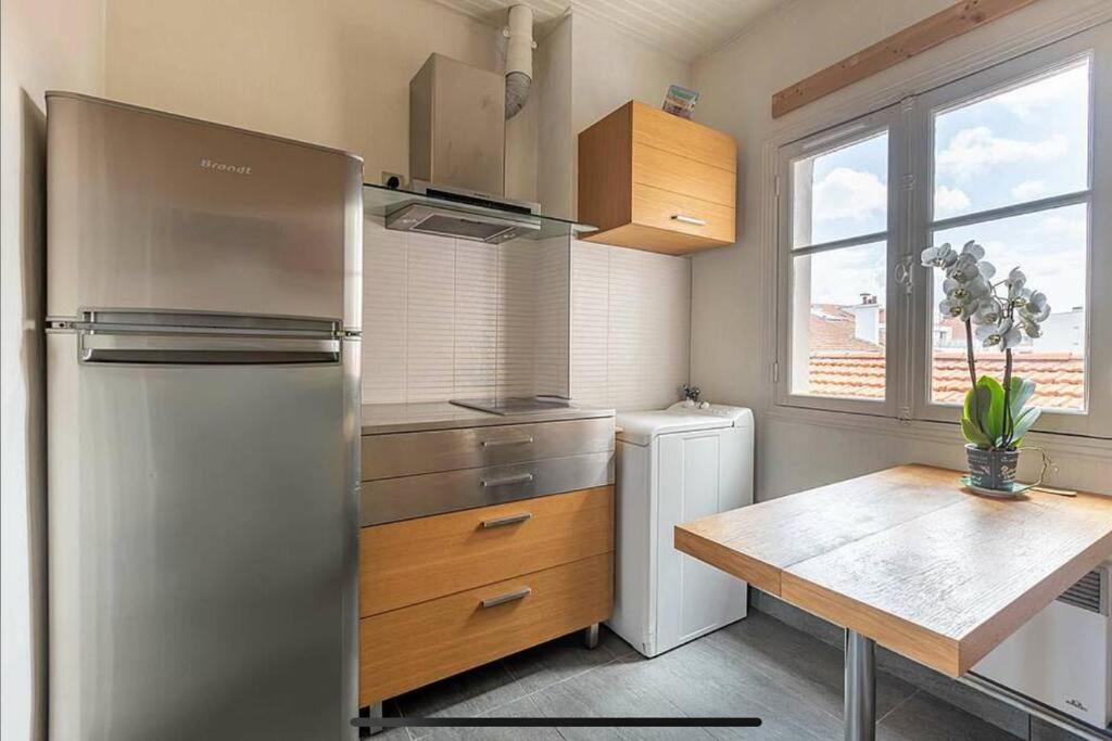 Exceptionnel 3 Pieces Art Deco En Dernier Etage Avec Garage Prive Centre Biarritzアパートメント エクステリア 写真
